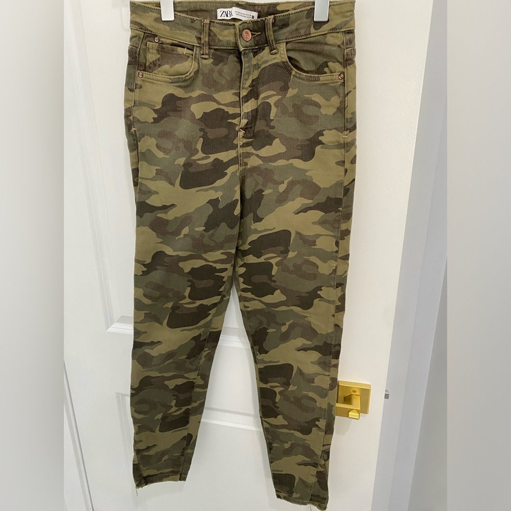 Zara Mid Rise Printed Skinny Jeans